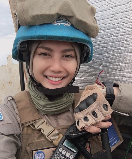 Viral, Briptu Imah Polwan Cantik Mirip Artis Indonesia Pevita Pearce hipwee Screen Shot 2019 08 03 at 1.19.50 PM Viral, Briptu Imah Polwan Cantik Mirip Artis Indonesia Pevita Pearce