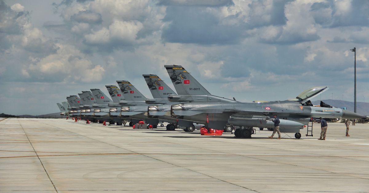 RAF Fairford حادثہ: ایران کے انٹیلیجنس سے جڑے دو مشتبہ افراد کی دوبارہ گرفتاری illustration or cover