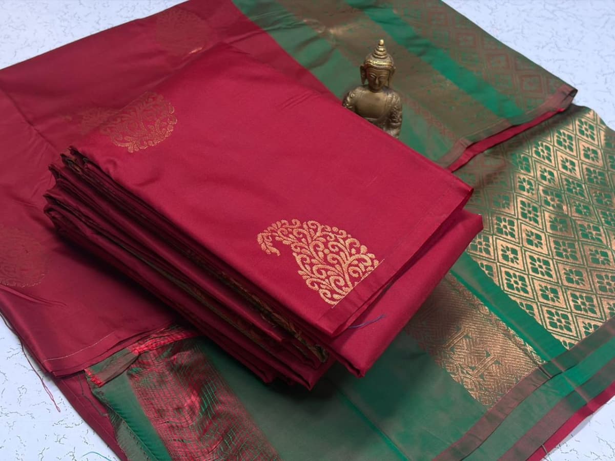 Borderless Soft Silk Saree - Magenta - Image 1
