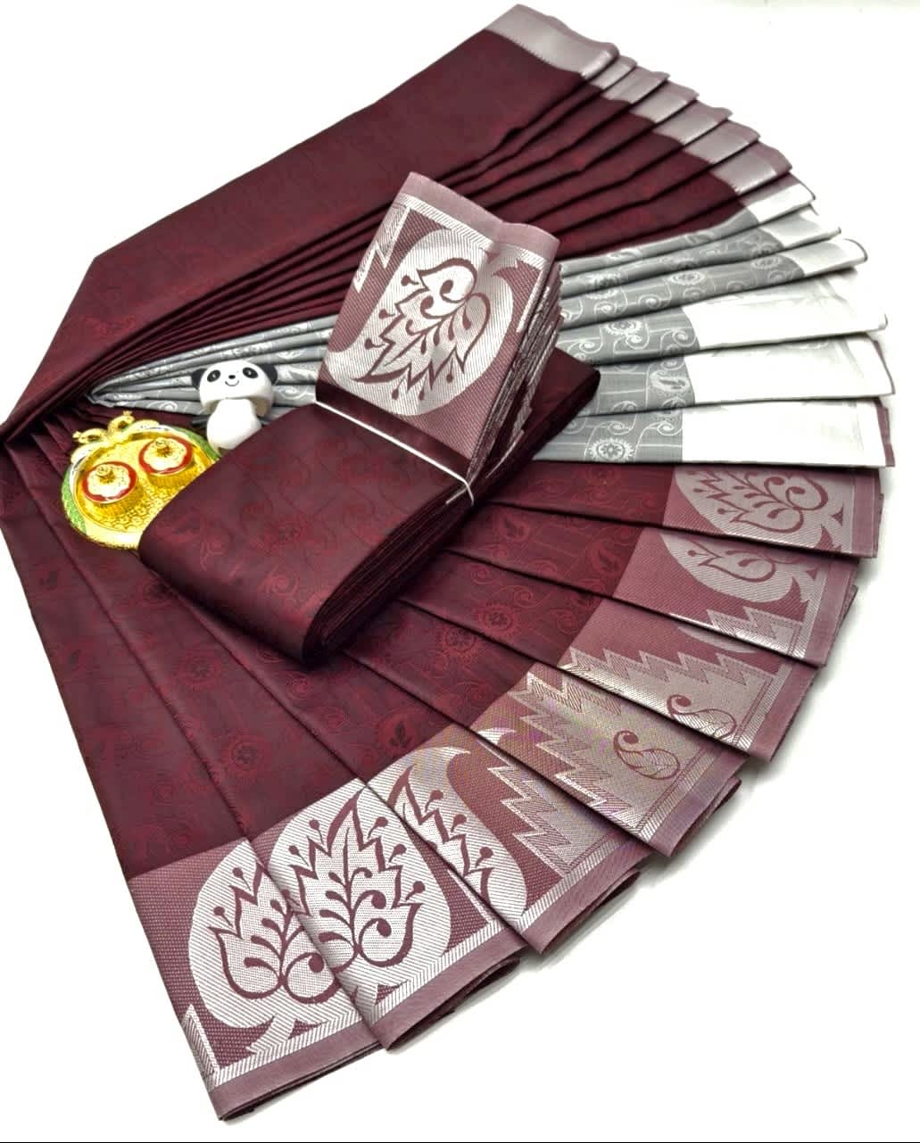 3D Embossed Saree - Image 1