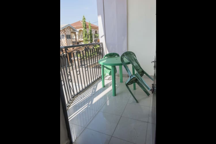Studio RC -Douala, Logpom 12