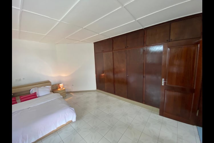 Large room A70 RC - Kribi, Bibwambe 2