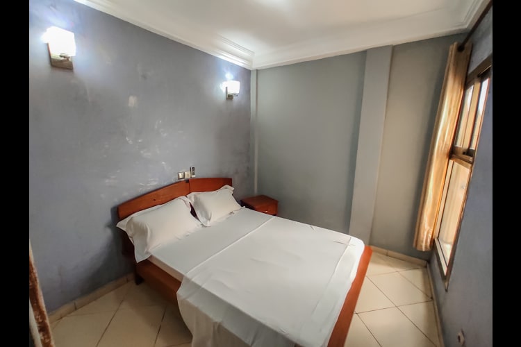 Appartement 2 ch 4S (avec compteur prépayé)- Douala, Cité SIC Ange Raphael  11
