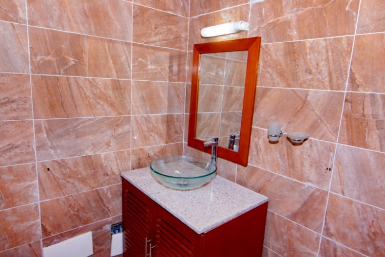 4 rooms Bungalow (King Size Beds)- Kribi, Cameroon 40
