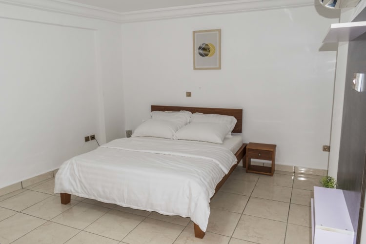  Des Studios Luxueux et très Confortables - Bonapriso, Douala 14