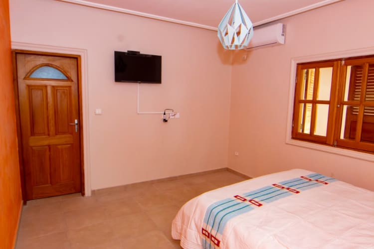 4 rooms Bungalow (King Size Beds)- Kribi, Cameroon 38