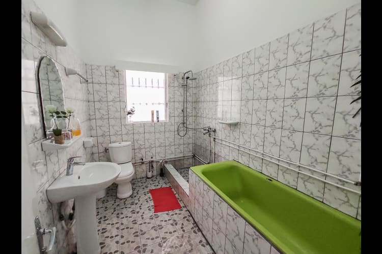 Maison Blanche - Douala, Bonapriso  26