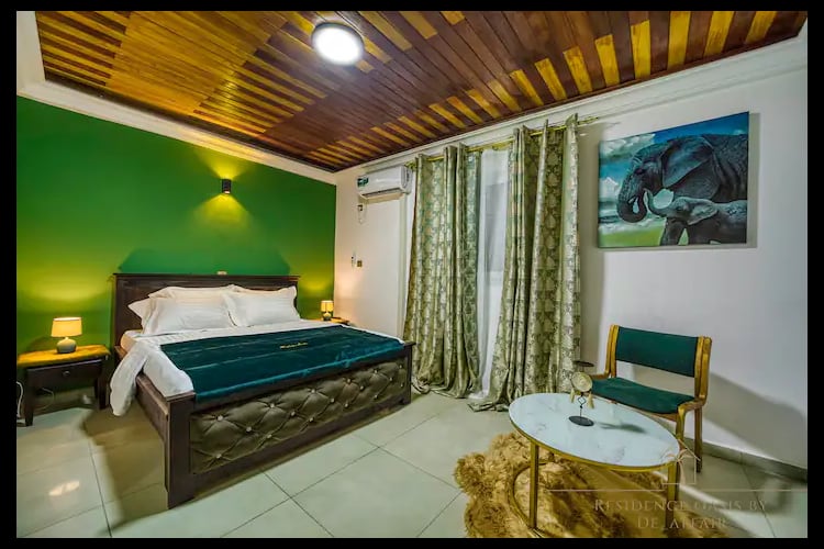 Studio RO -Douala, Bonapriso 8