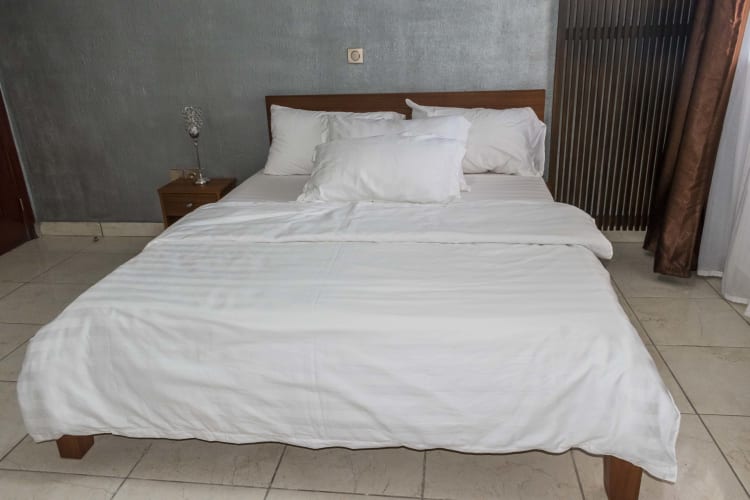 Des Studios Luxueux et très Confortables - Bonapriso, Douala 6