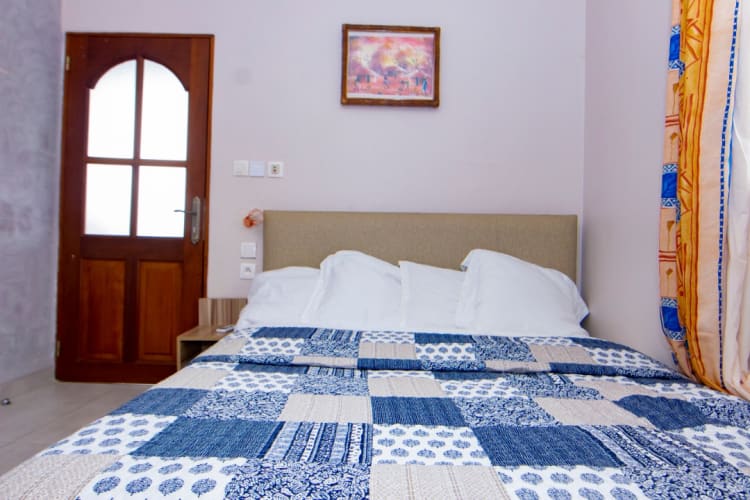 4 rooms Bungalow (King Size Beds)- Kribi, Cameroon 11