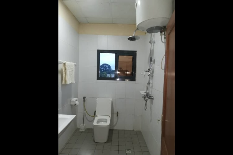 Chic Studio Confortable NS avec compteur prépayé - Ndogbong, Douala 10