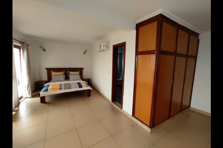 Joli Appartement 3 chambres (Moineau) - Douala Bonanjo 5