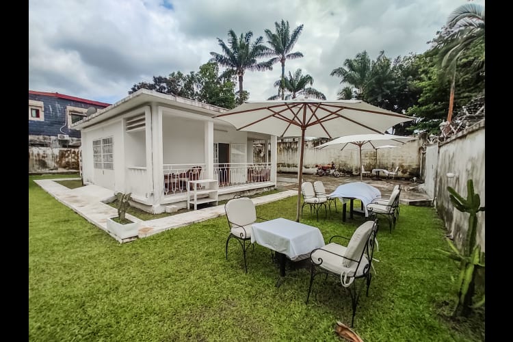 Maison Blanche - Douala, Bonapriso  15