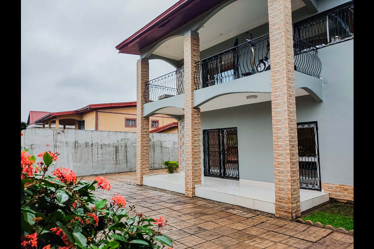 BELLE VILLA DE 04 CHAMBRE - NYALLA, DOUALA 29