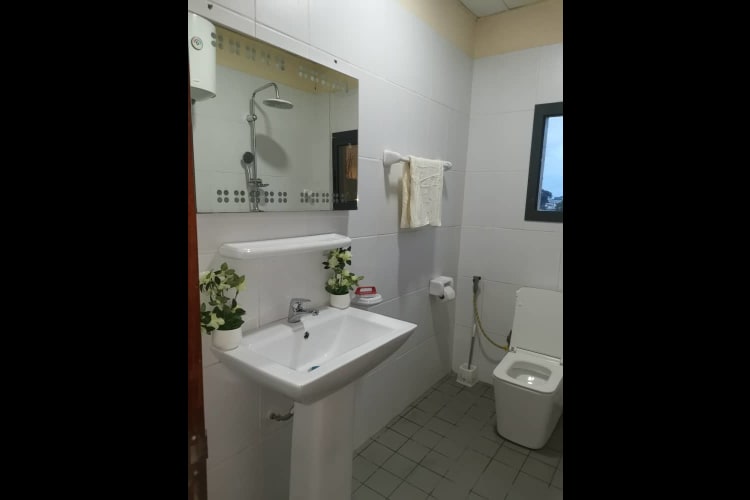 Chic Studio Confortable NS avec compteur prépayé - Ndogbong, Douala 8