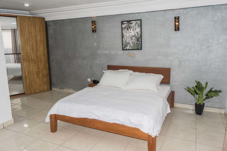 Très belle chambre sans coin cuisine - Bonapriso, Douala 6