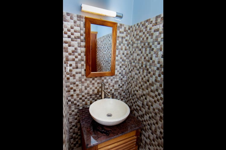 4 rooms Bungalow (King Size Beds)- Kribi, Cameroon 43