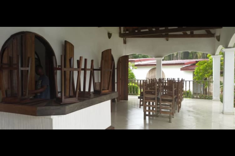 Waterfront Villa 04 bedrooms VS - Kribi, Lobe 18