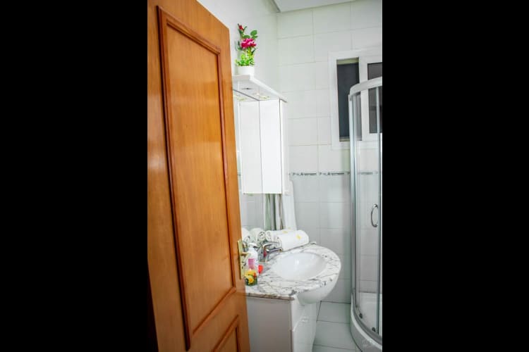 Appartement 2 chambres avec caution RDV - Douala, Bonanjo 9