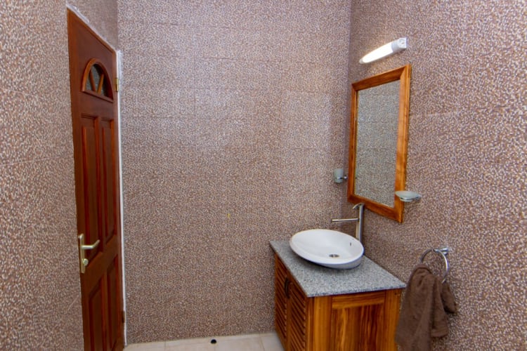 4 rooms Bungalow (King Size Beds)- Kribi, Cameroon 47
