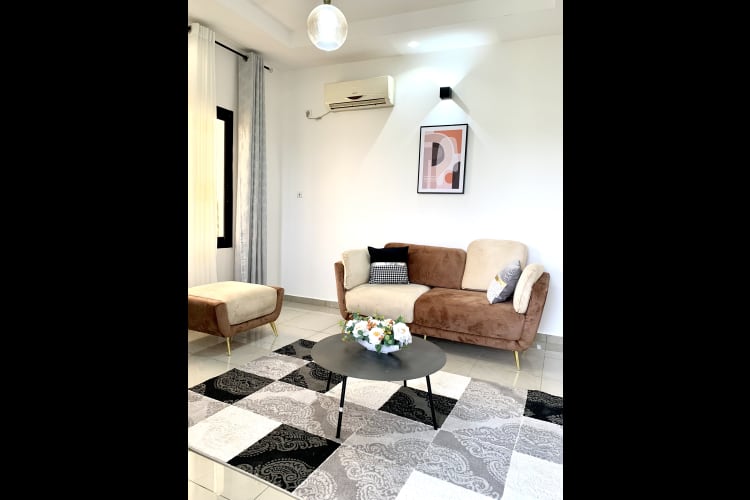 Magnifique studio - Kribi , Talla 16