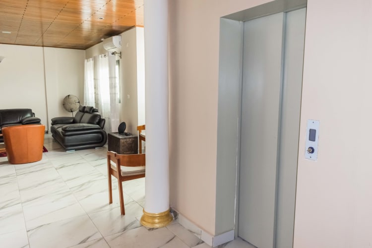 Very nice 3 bedrooms appartment for monthly rent (800.000 Fcfa) - Douala, Bonaberi  28