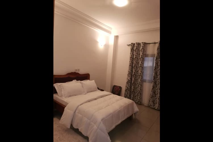 Chic Studio Confortable NS avec compteur prépayé - Ndogbong, Douala 5