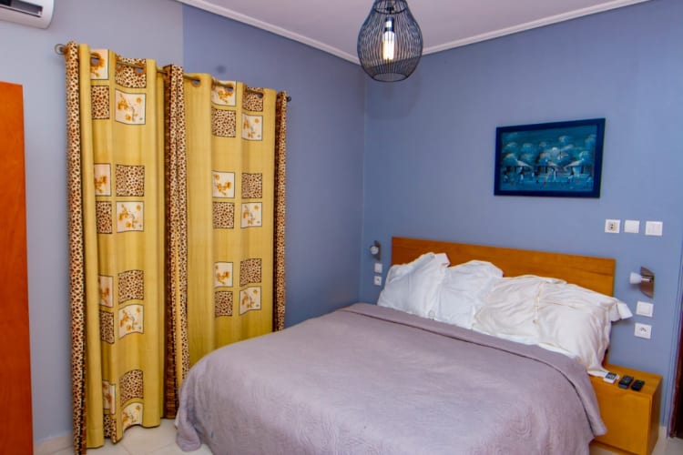 4 rooms Bungalow (King Size Beds)- Kribi, Cameroon 7
