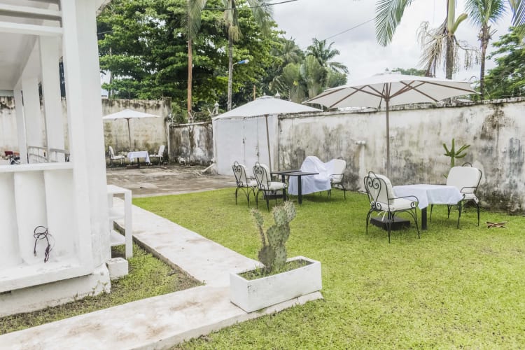 Maison Blanche - Douala, Bonapriso  22