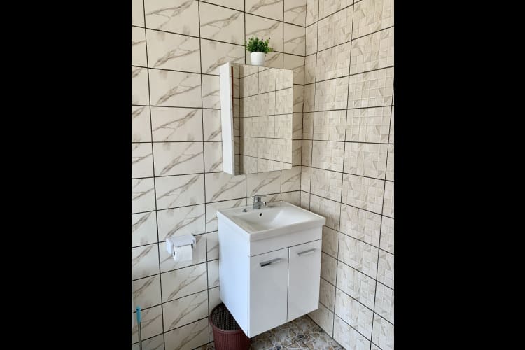 Appartement C (rez-de-chaussée) - Kribi, Talla 8