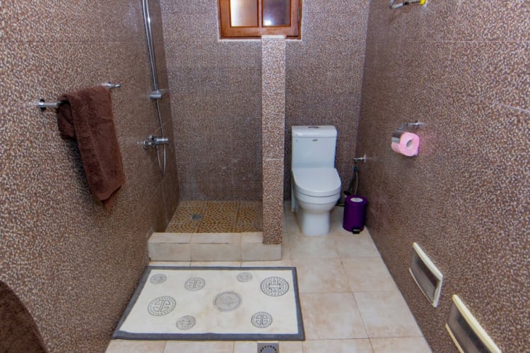 4 rooms Bungalow (King Size Beds)- Kribi, Cameroon 22