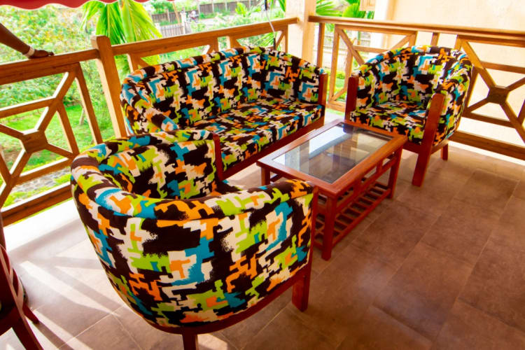 4 rooms Bungalow (King Size Beds)- Kribi, Cameroon 3