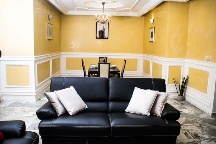 Appartement 2 chambres avec caution RDV - Douala, Bonanjo 1
