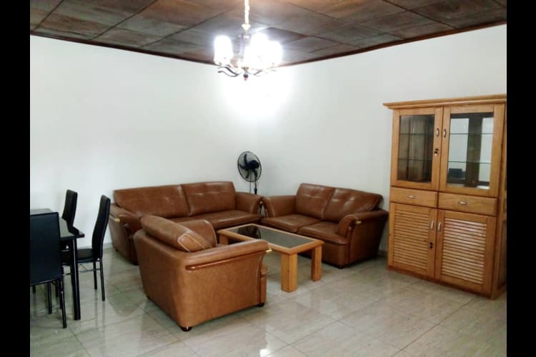 Appartement Confortable 3 chambres - Bastos 1
