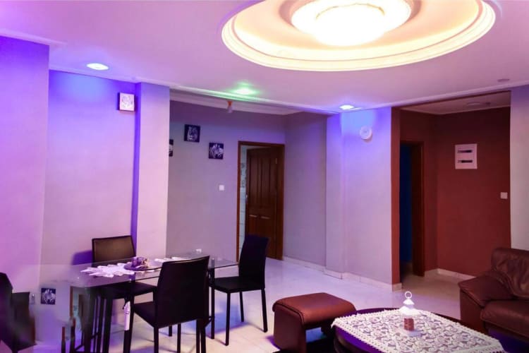 Appartement de 2 chambres RDL - Douala, Bonamoussadi 12