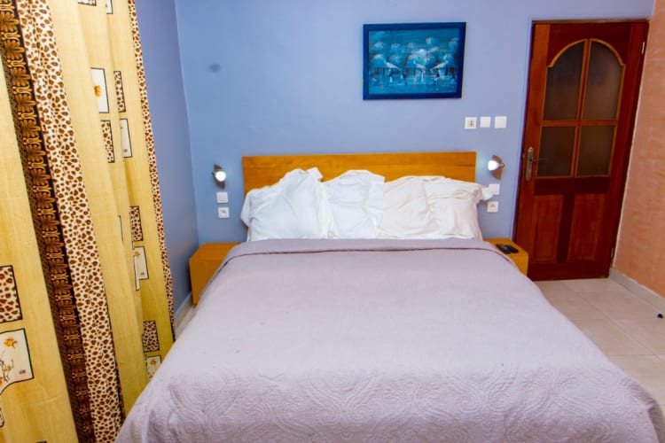 4 rooms Bungalow (King Size Beds)- Kribi, Cameroon 13