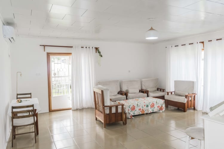 Maison Blanche - Douala, Bonapriso  6