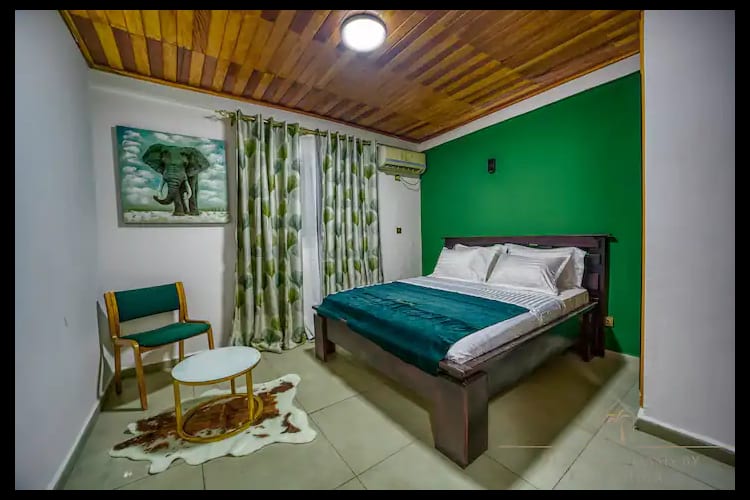 Studio RO -Douala, Bonapriso 10
