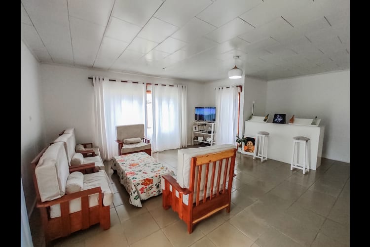 Maison Blanche - Douala, Bonapriso  7
