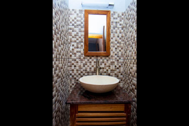 4 rooms Bungalow (King Size Beds)- Kribi, Cameroon 19