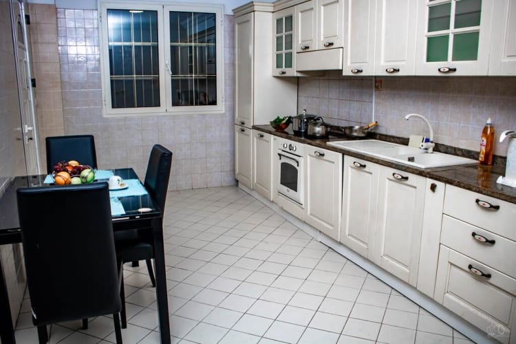 Duplex 4 ch avec caution - Douala, Bonanjo 14