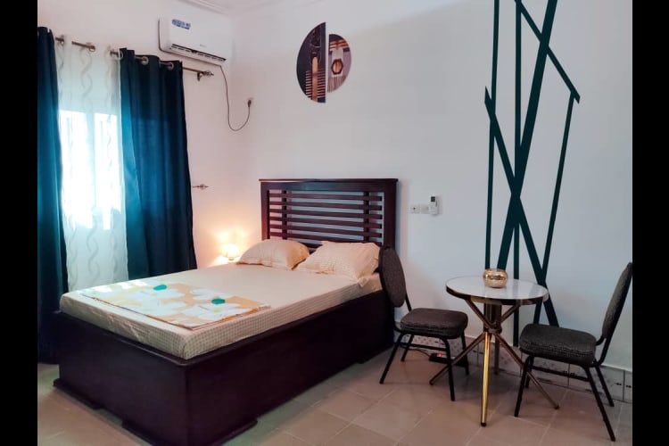 Chambre meublé LD - Douala, Logpom  3