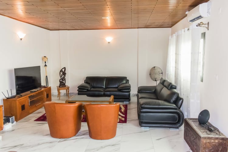 Very nice 3 bedrooms appartment for monthly rent (800.000 Fcfa) - Douala, Bonaberi  1