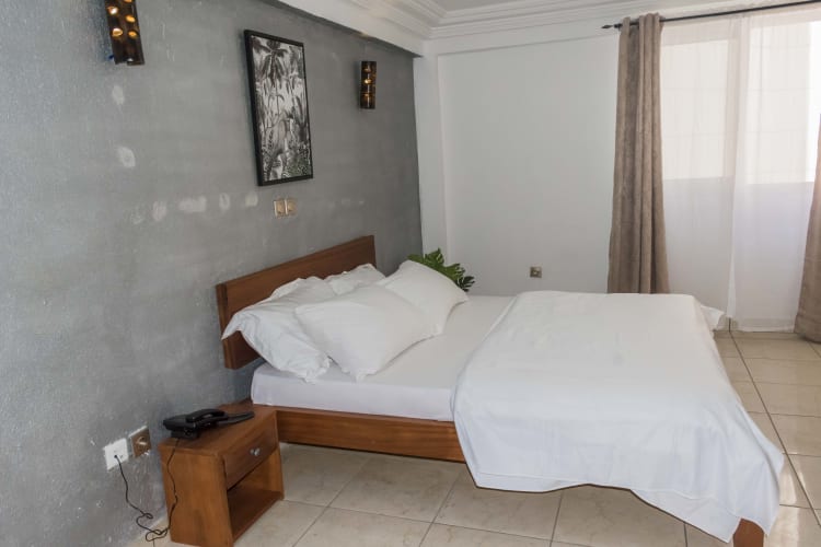 Très belle chambre sans coin cuisine - Bonapriso, Douala