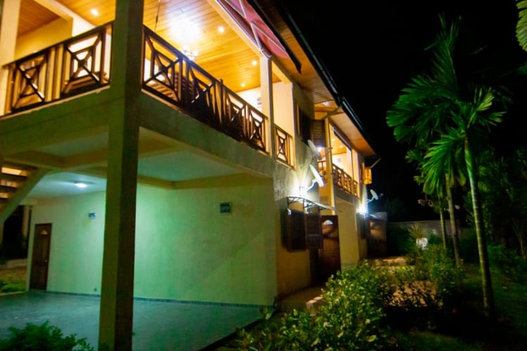 4 rooms Bungalow (King Size Beds)- Kribi, Cameroon 50