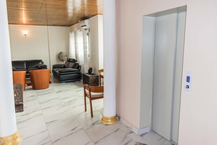 Very nice 3 bedrooms appartment for monthly rent (800.000 Fcfa) - Douala, Bonaberi  5