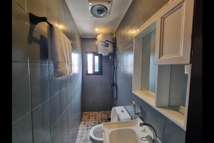 Studio TH - Douala, Akwa 8