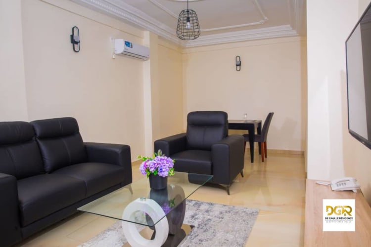 Studio RG - Douala, Logpom 2