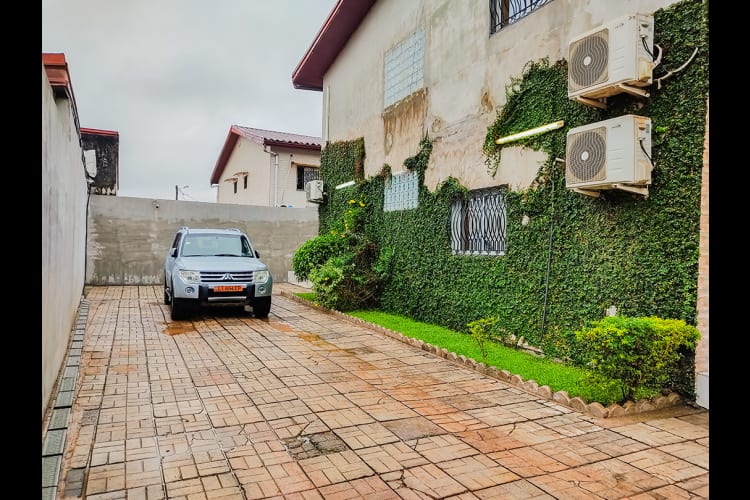 BELLE VILLA DE 04 CHAMBRE - NYALLA, DOUALA 30