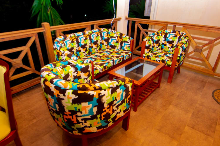 4 rooms Bungalow (King Size Beds)- Kribi, Cameroon 1